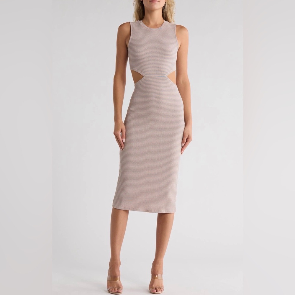 Amuse Society Light Peach Sunshine Eyes Cutout Sleeveless‎ Midi Dress